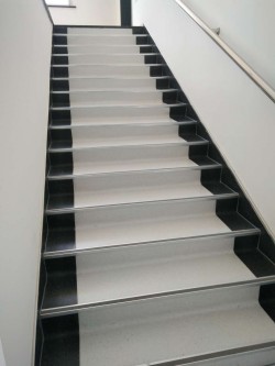 塑膠樓梯 (3)